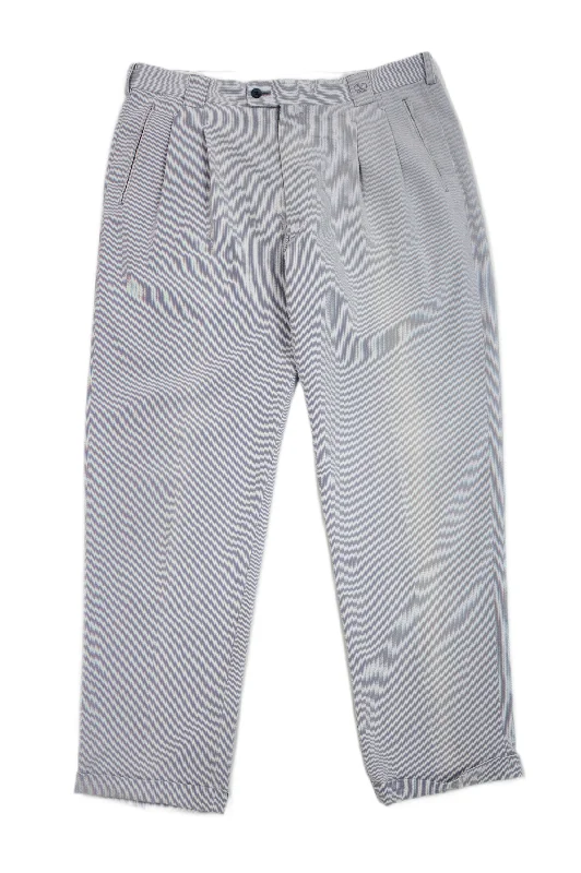 Shop the latest seasonal clothing sale – Big savings on stylish outfits. Valentino Sport - Seersucker Pants Shop the latest seasonal clothing sale – Big savings on stylish outfits. Valentino Sport - Seersucker Pants