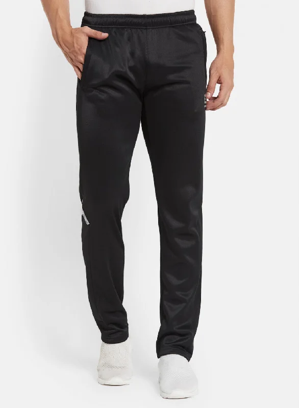 Upgrade your look with stylish, affordable men’s clothing. Men Black Solid Trackpant Upgrade your look with stylish, affordable men’s clothing. Men Black Solid Trackpant