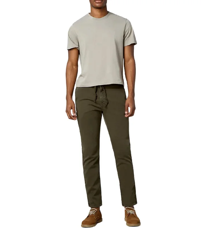 Get stylish outfits for every occasion – Shop now and save! Jay Track Chino Pants In Army Green Stripe Get stylish outfits for every occasion – Shop now and save! Jay Track Chino Pants In Army Green Stripe
