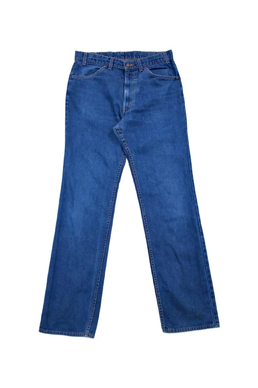 Upgrade your wardrobe with stylish clothing at discounted prices. Levi's For Men - Straight Leg Jeans Upgrade your wardrobe with stylish clothing at discounted prices. Levi's For Men - Straight Leg Jeans