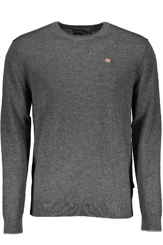 Big discounts on men’s wear – Shop now and save! Napapijri Elegant Wool Sweater with Embroide Men's Logo Big discounts on men’s wear – Shop now and save! Napapijri Elegant Wool Sweater with Embroide Men's Logo