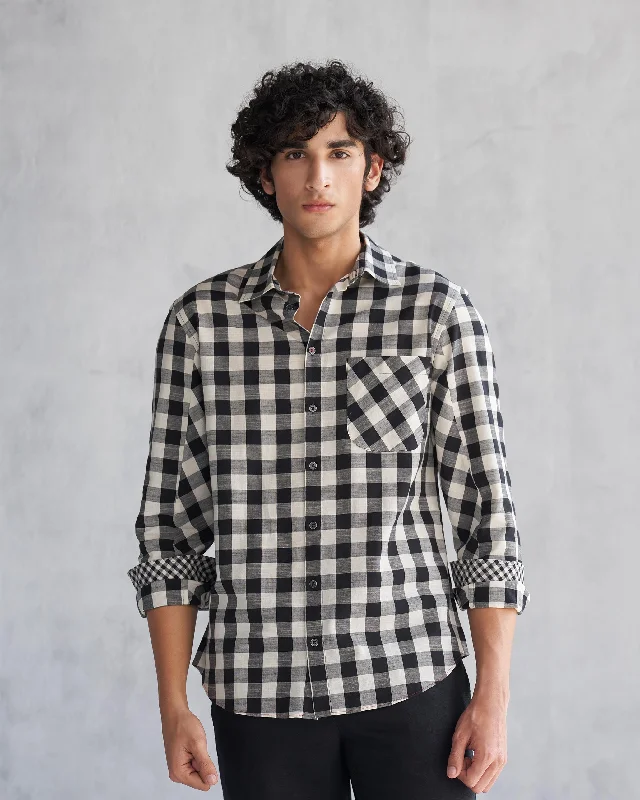 Look sharp without breaking the bank – men’s clothing sale now! Dual Shirt - Black & Ivory Look sharp without breaking the bank – men’s clothing sale now! Dual Shirt - Black & Ivory