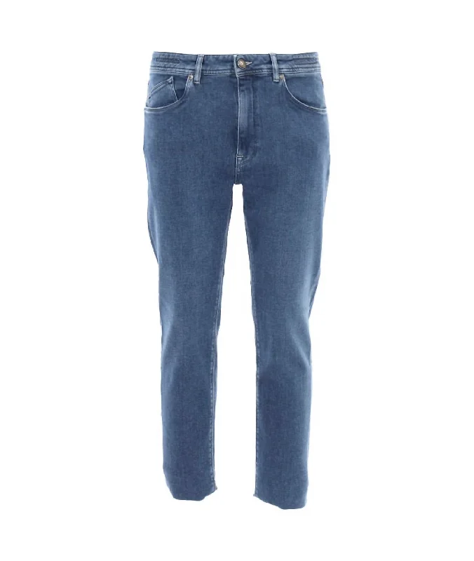 Shop the best clothing brands at amazing prices –   Men's Dean Jeans In Light Wash